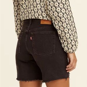 NEW Levi’s 501 denim cutoff shorts size 32 women’s.